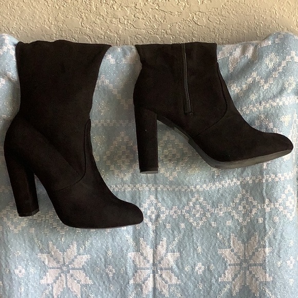 Black over knee boots - Picture 3 of 5